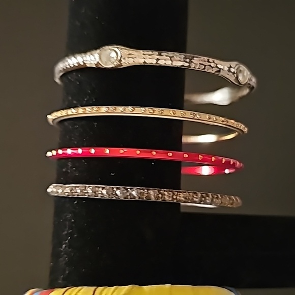 Lot of 7 Various Bangles - 7" & 7-1/4" inner circumference - Picture 3 of 4